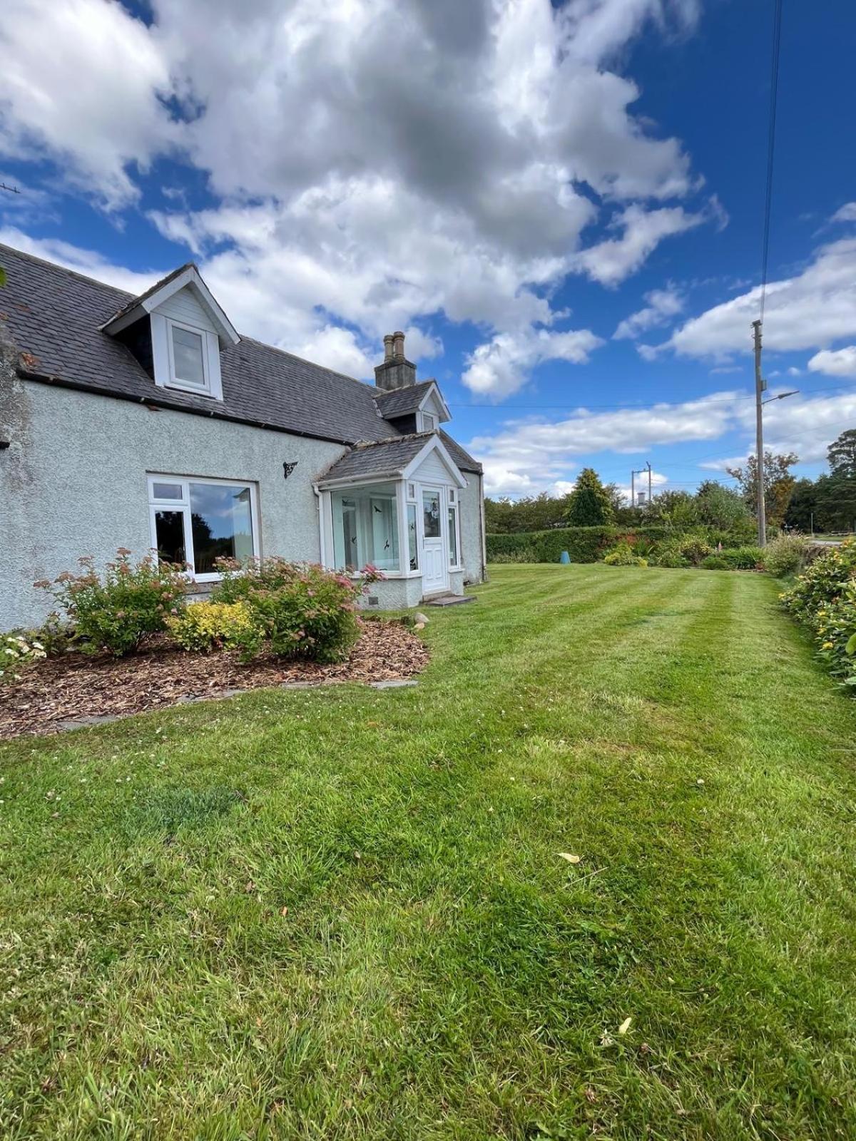 Cosy Country House In Deeside Finzean Eksteriør bilde